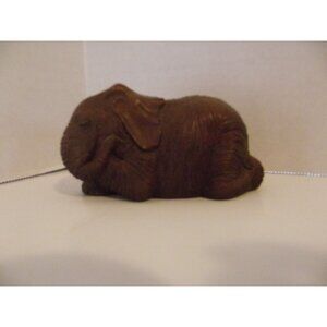 Vtg. Red Mill Mfg. Sleeping Elephant Handcrafted in the USA Wood Pecan Shell